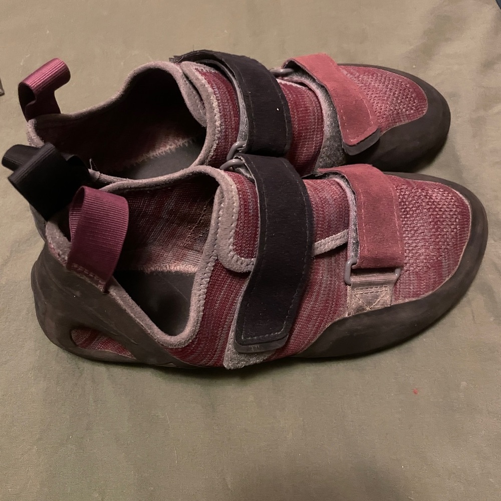 Black Diamond momentum women’s climbing shoes size 9.5